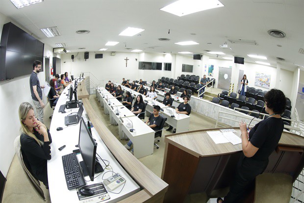 Estudantes da 'Juracy Neves de Mello Ferracciu' visitam a Câmara