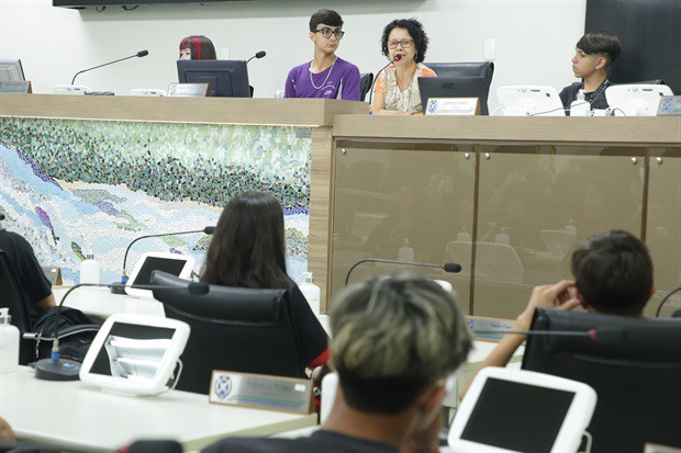 Estudantes da 'Juracy Neves de Mello Ferracciu' visitam a Câmara