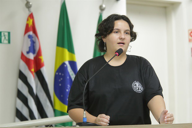 Estudantes da 'Juracy Neves de Mello Ferracciu' visitam a Câmara
