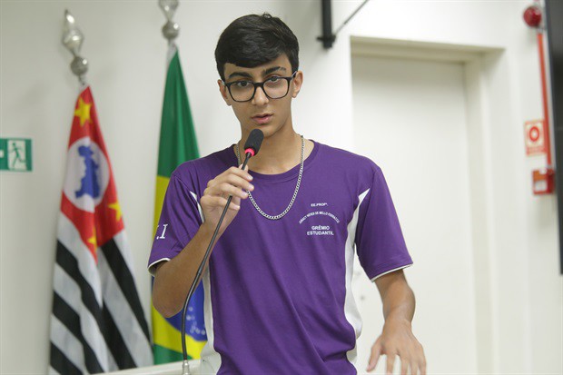 Estudantes da 'Juracy Neves de Mello Ferracciu' visitam a Câmara