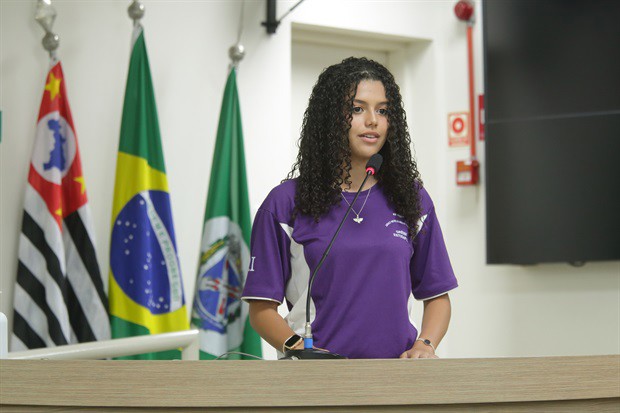 Estudantes da 'Juracy Neves de Mello Ferracciu' visitam a Câmara