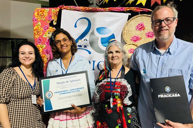 Moção contempla trajetória de colégio em 15 anos de atividades