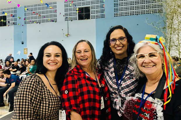 Moção contempla trajetória de colégio em 15 anos de atividades