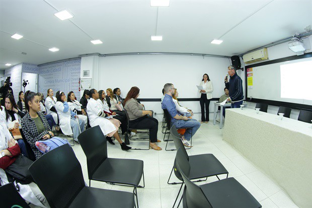Palestra “Prevenção do Câncer de Cabeça e Pescoço" foi realizada nesta segunda-feira pela Escola do Legislativo