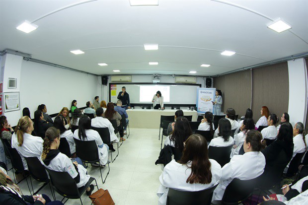 Palestra “Prevenção do Câncer de Cabeça e Pescoço" foi realizada nesta segunda-feira pela Escola do Legislativo