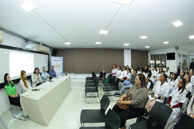 Palestra “Prevenção do Câncer de Cabeça e Pescoço" foi realizada nesta segunda-feira pela Escola do Legislativo