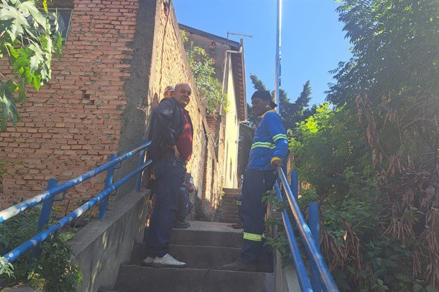 Vereador visita Monte Líbano e destaca iluminação de escadaria