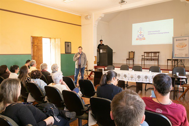 Salvaguarda de documentos históricos da cidade gera debate em evento