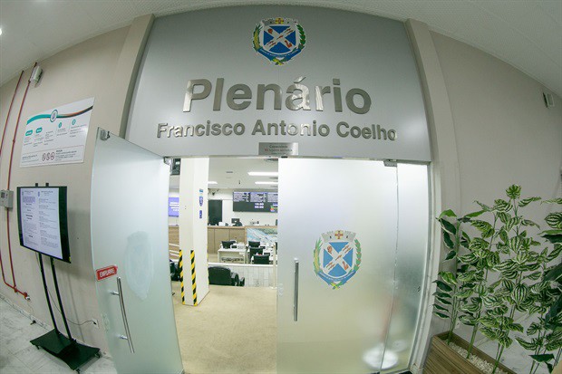 As sessões ordinárias podem ser acompanhadas ao vivo pela TV Câmara Piracicaba, pelos canais 11.3 em sinal aberto, 4 da Claro/Net e 9 da Vivo. Em atendimento às regras do período eleitoral, até o fim das eleições está sendo transmitida somente a Ordem do Dia das reuniões.