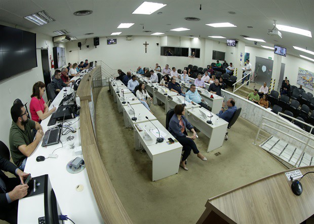 Audiência pública foi realizada na noite desta quarta-feira (23), no Plenário "Franscisco Antonio Coelho"
