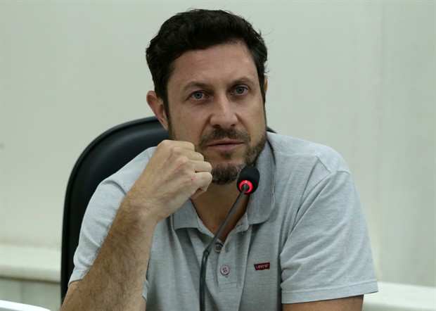 Audiência pública foi realizada na noite desta quarta-feira (23), no Plenário "Franscisco Antonio Coelho"