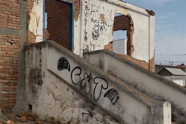 Moradores de Artemis ganham revitalização de creche