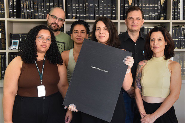 Equipe do Setor de Documentação da Câmara com integrantes do IHGP e Museu Prudente de Moraes