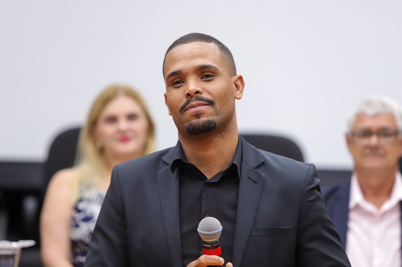 "Nasci para ser voz e dar voz a outras pessoas", destaca Luciana Paula