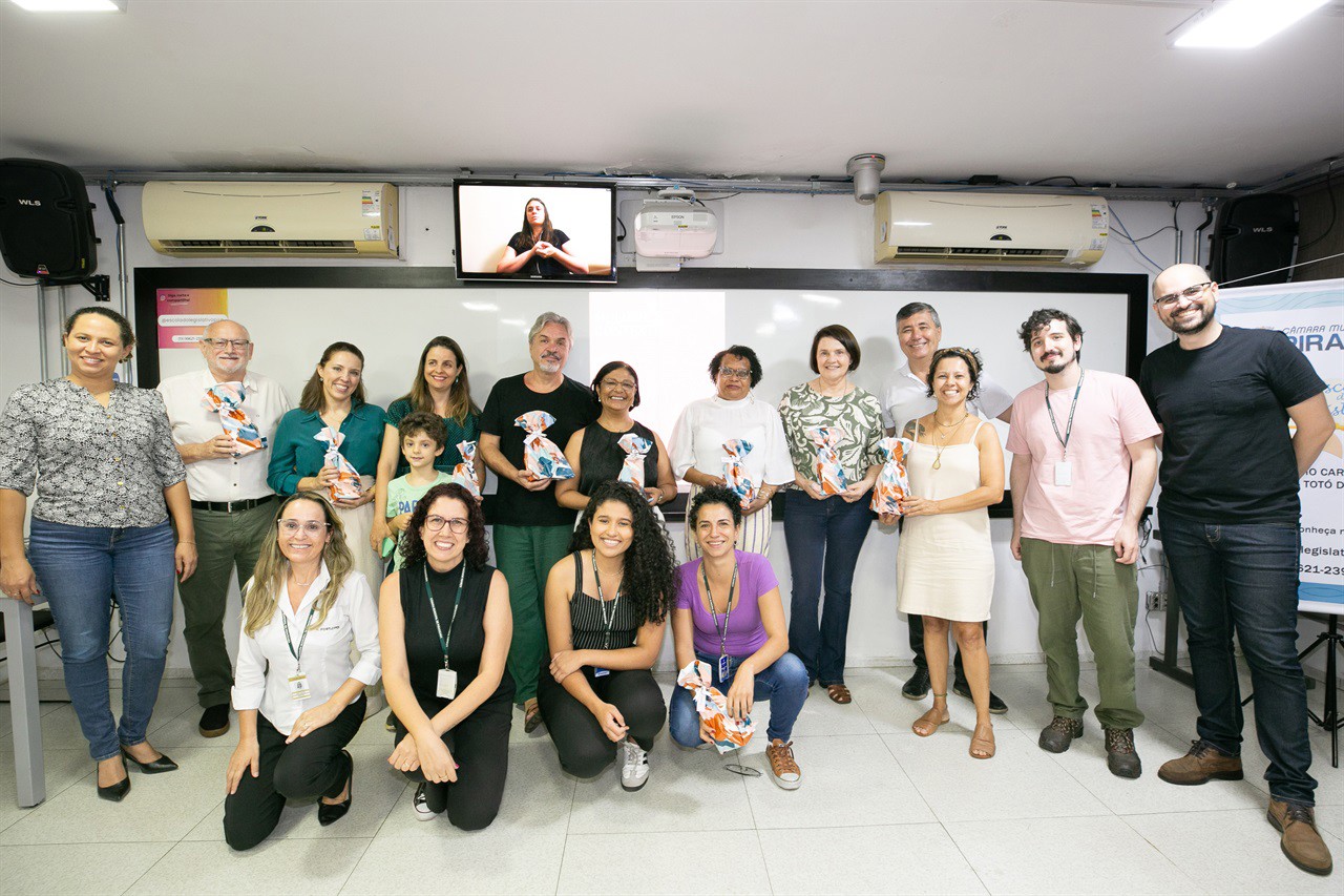 Atividade aconteceu na tarde desta terça-feira (10), na sala da Escola do Legislativo