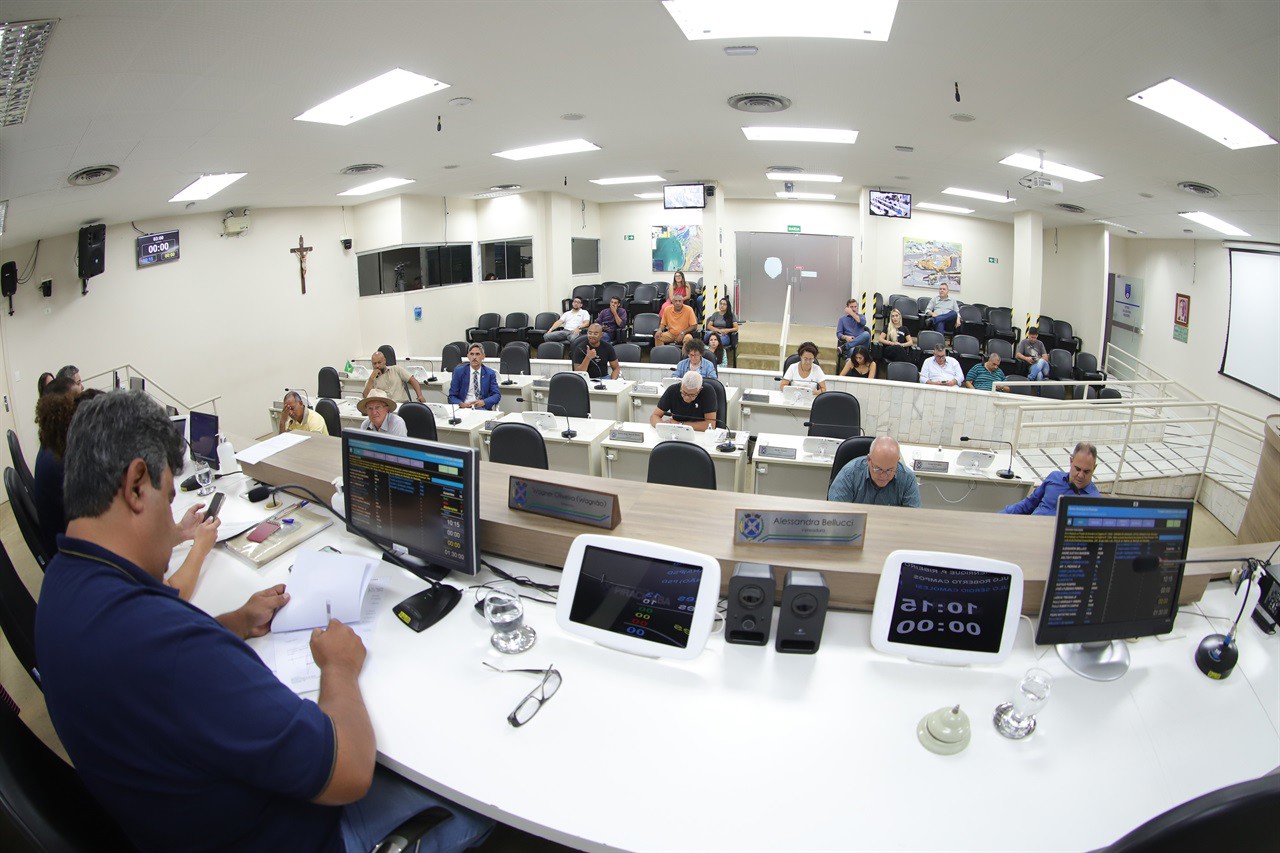 Na 14ª Reunião Extraordinária, foi votado projeto que ajusta os períodos para envio e análise do PPA e LDO