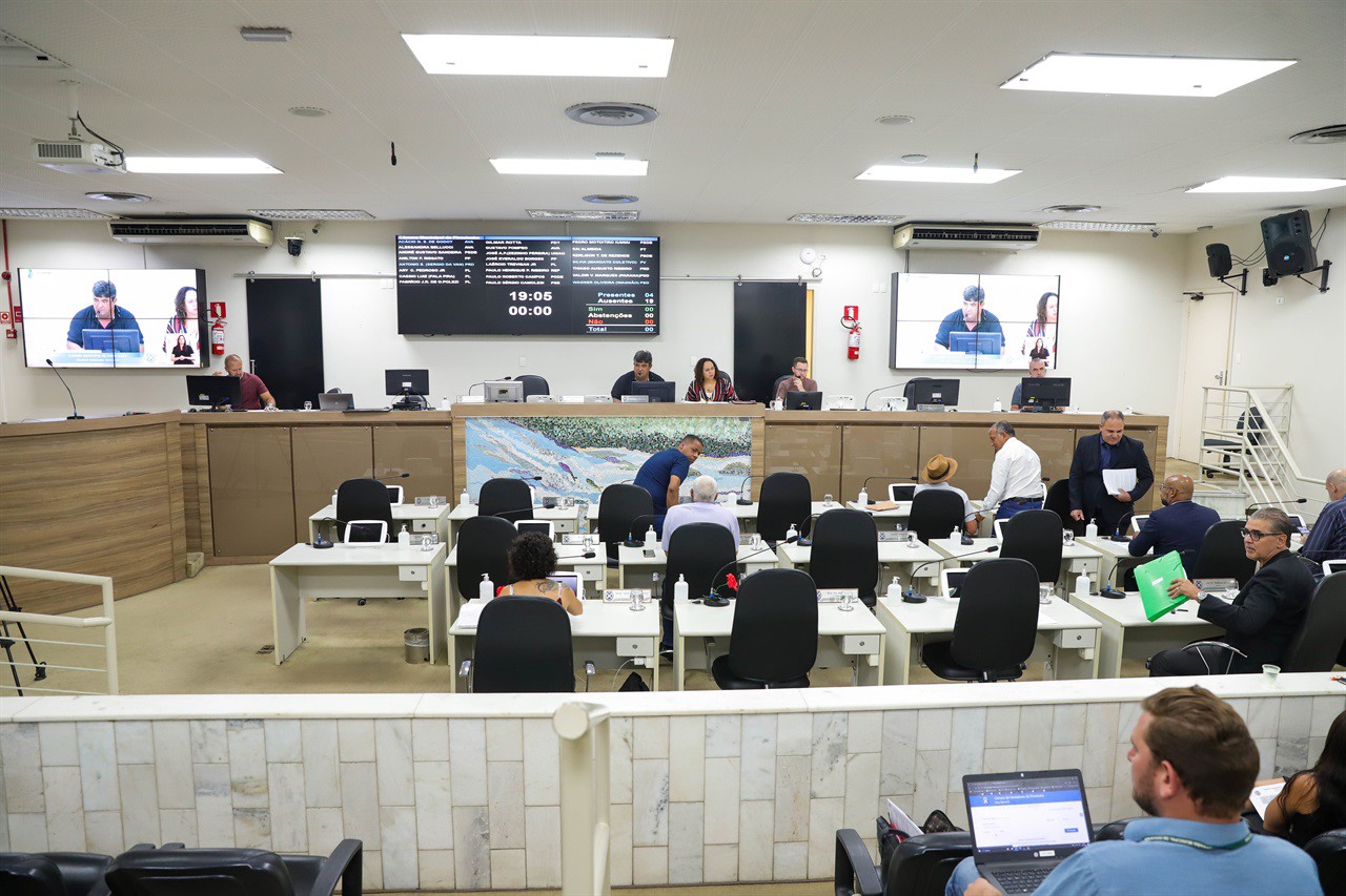 Projeto estabelece uma série de ações para incentivar a geração e uso de energia solar no município