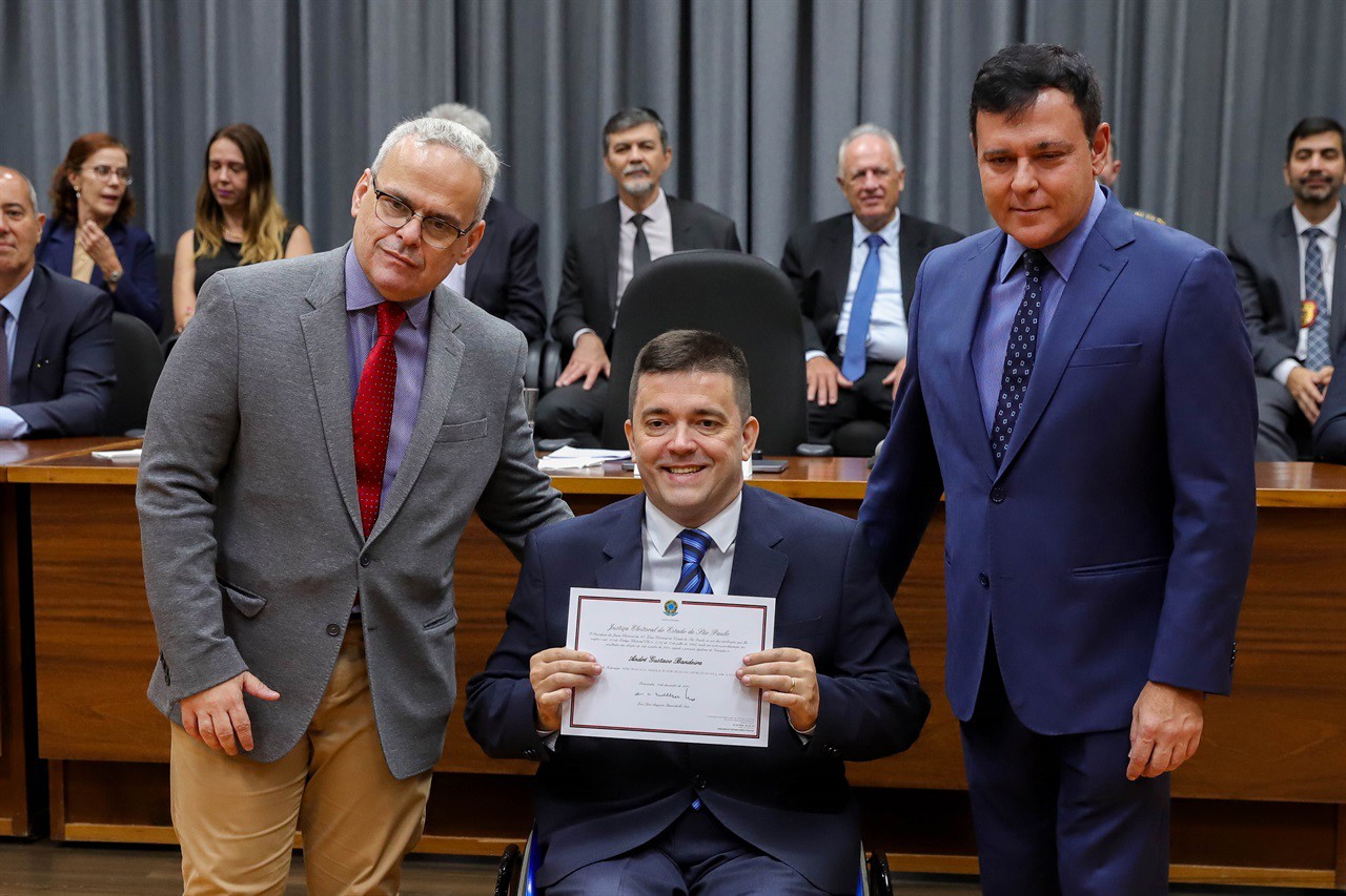 André Bandeira na cerimônia de diplomação dos vereadores