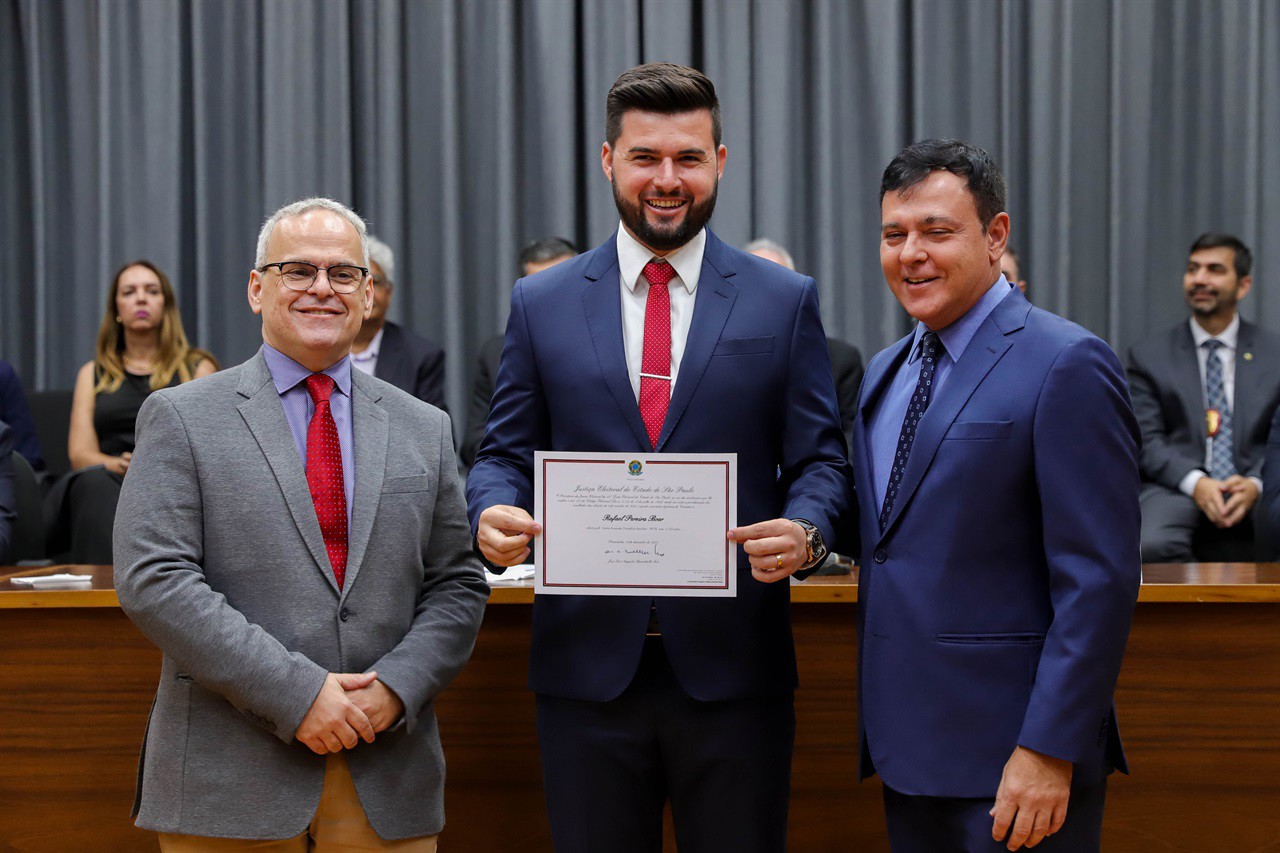 Rafael Boer durante a cerimônia de diplomação dos vereadores