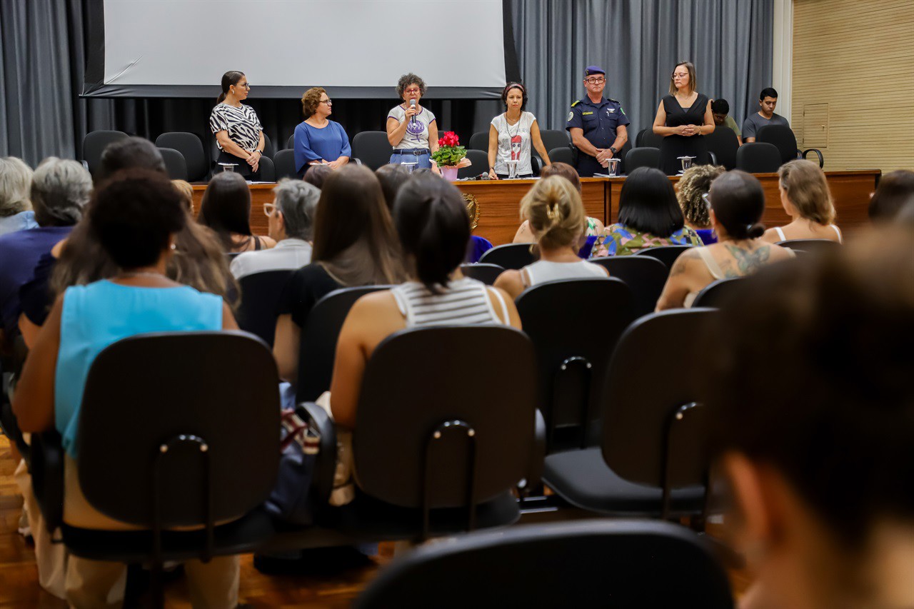 Solenidade foi realizada no salão nobre da Câmara, na tarde desta quinta-feira