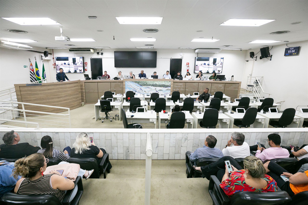 Audiência pública solicitada por Rerlison Rezende, o Relinho, e Fábio Silva aconteceu no Plenário "Fransciso Antonio Coelho", na noite desta terça-feira (11)