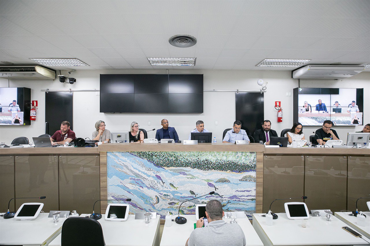 Audiência pública solicitada por Rerlison Rezende, o Relinho, e Fábio Silva aconteceu no Plenário "Fransciso Antonio Coelho", na noite desta terça-feira (11)