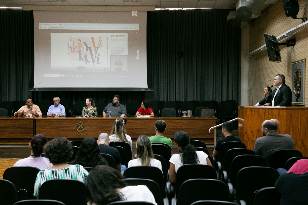 Lançamento da Visita Virtual com Audiodescrição aconteceu na tarde desta quarta-feira (12), no Salão Nobre "Helly de Campos Melges"