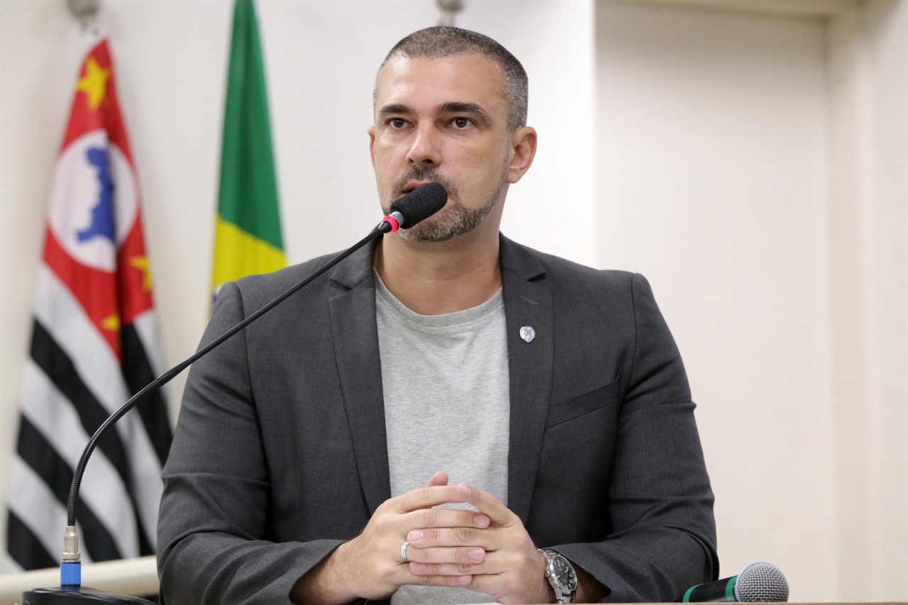 Renan Paes falou sobre os incêndios em ecopontos e a moção de apoio à anistia