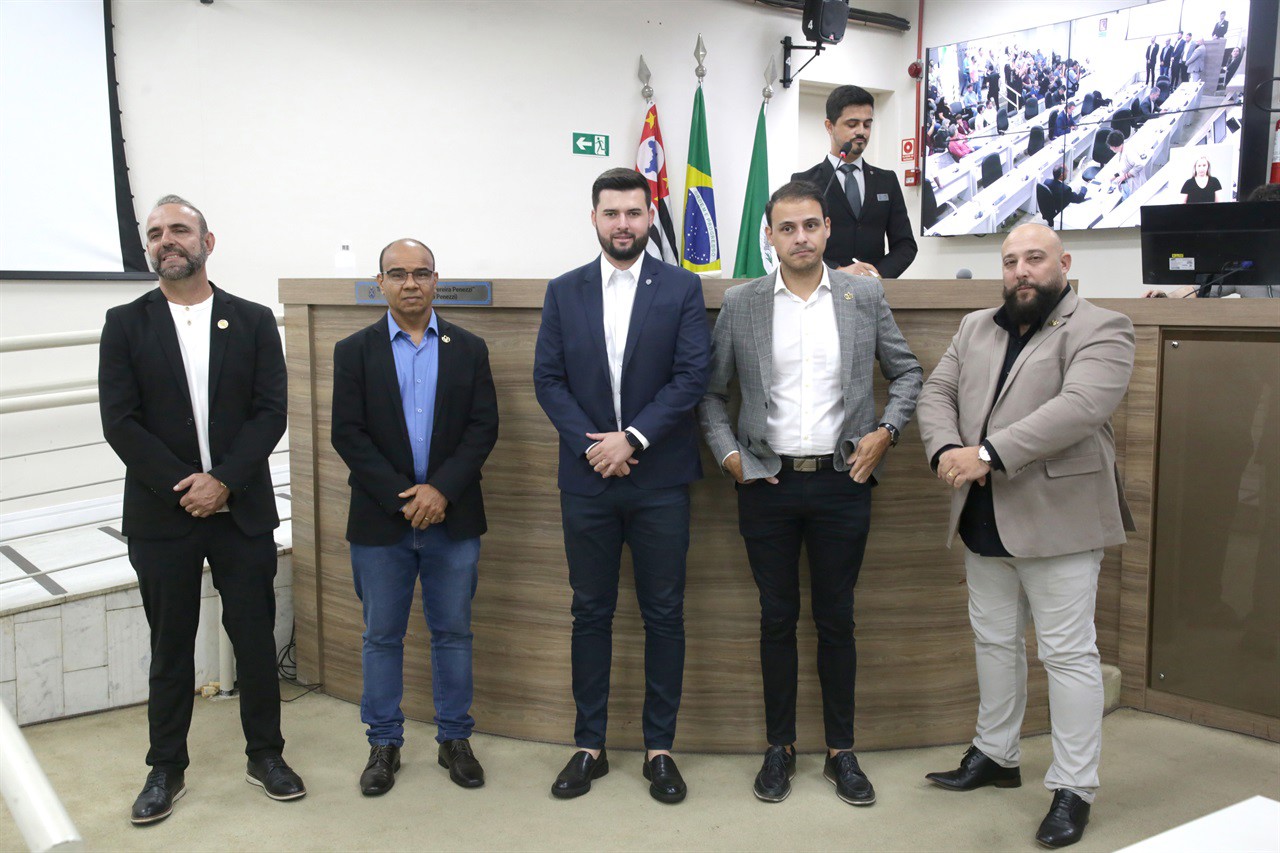 Entrega de moção de aplausos