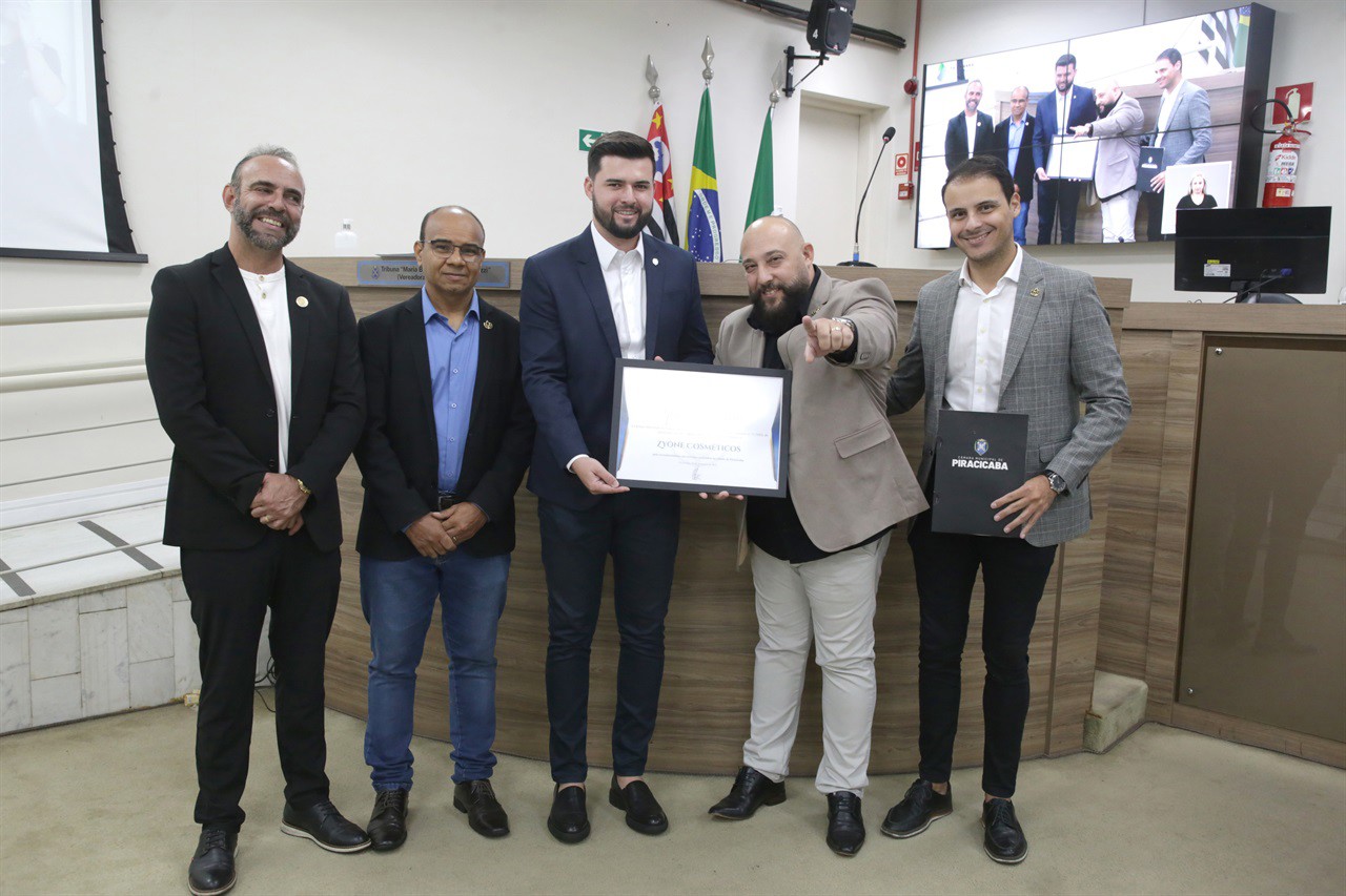 Entrega de moção de aplausos