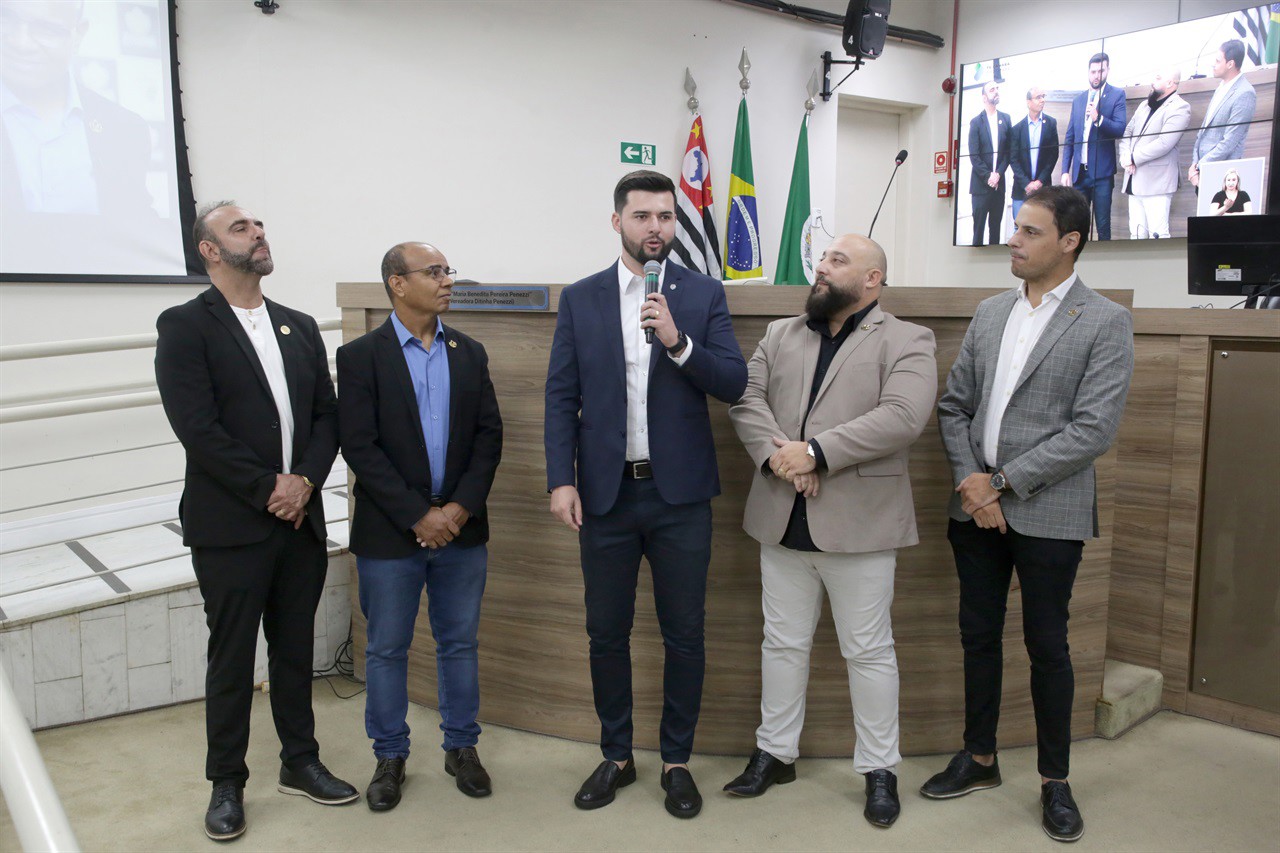 Entrega de moção de aplausos