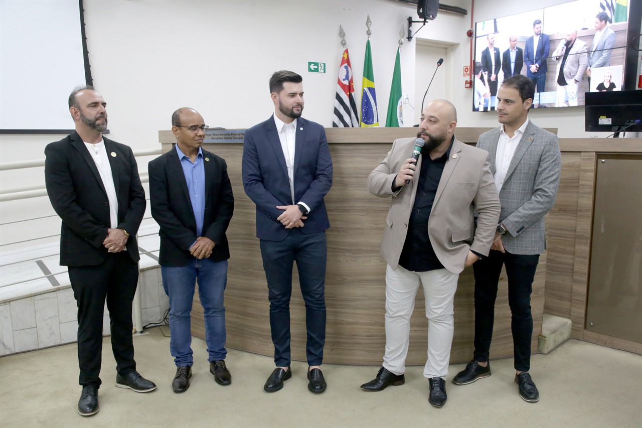 Entrega de moção de aplausos