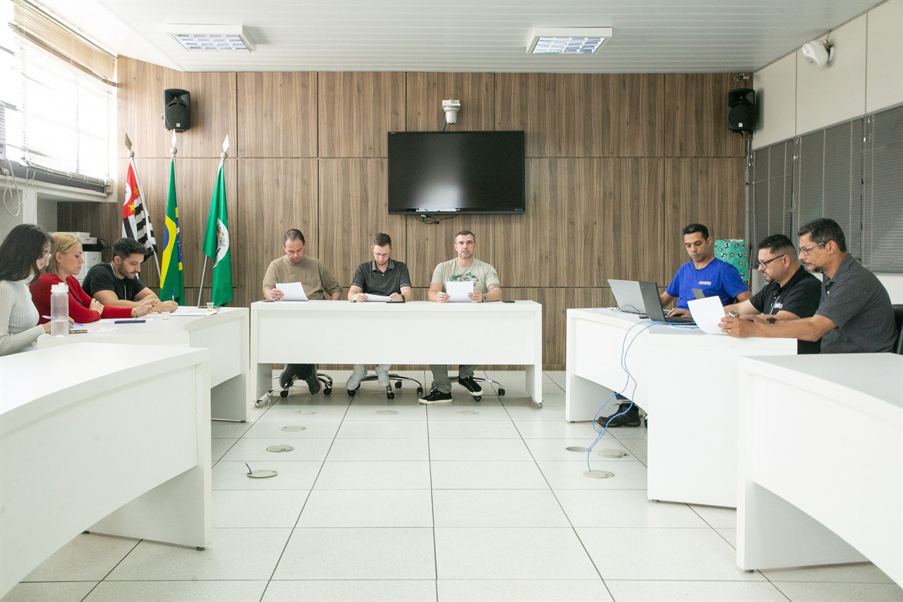 CLJR realizou reunião nesta segunda-feira (14) para análise de projetos