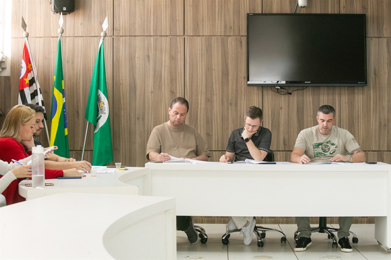 CLJR realizou reunião nesta segunda-feira (14) para análise de projetos