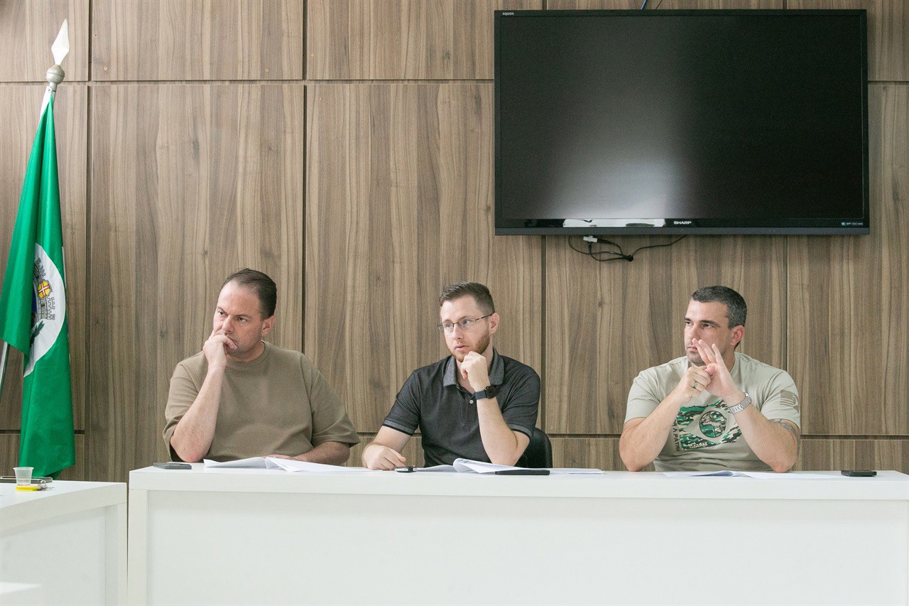 CLJR realizou reunião nesta segunda-feira (14) para análise de projetos