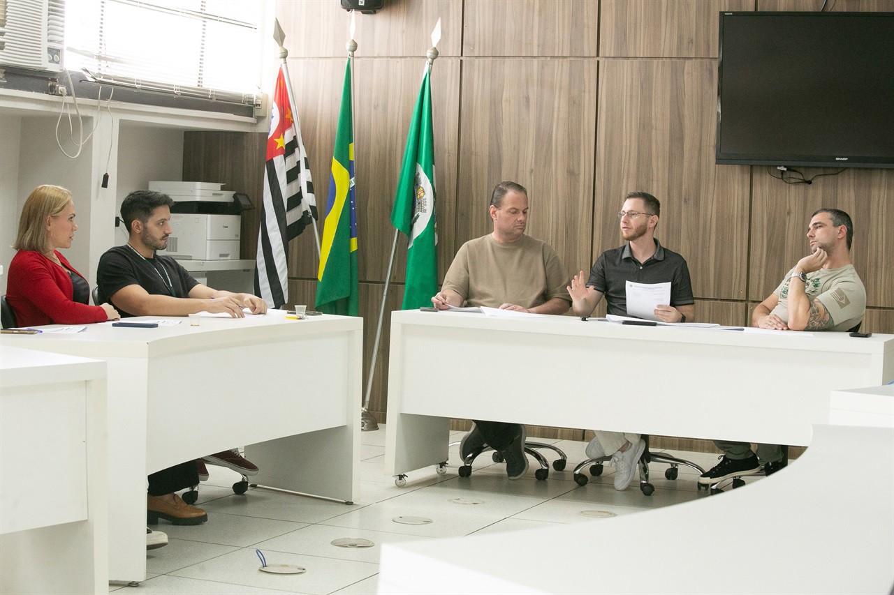 CLJR realizou reunião nesta segunda-feira (14) para análise de projetos