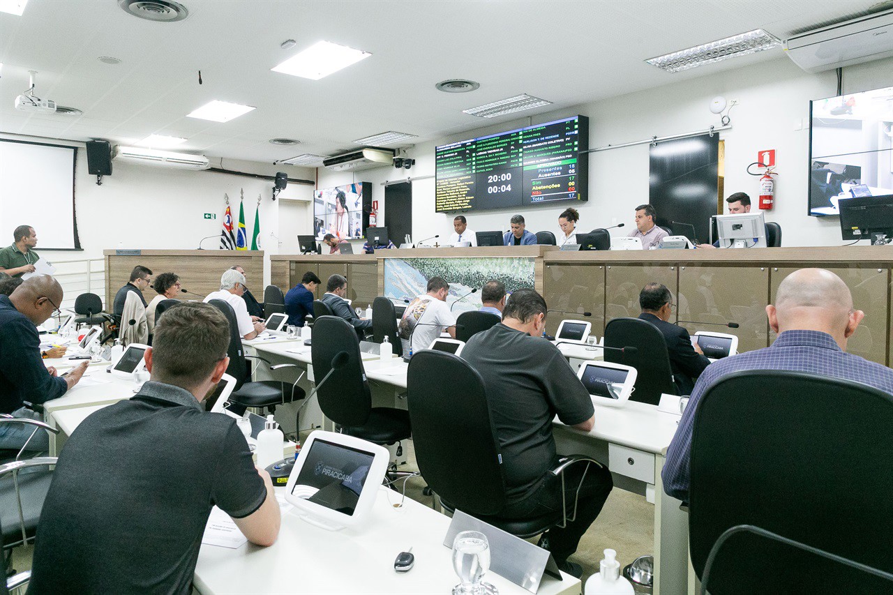 Vereadores também cobraram estudos para aliviar trânsito na região de Santa Terezinha