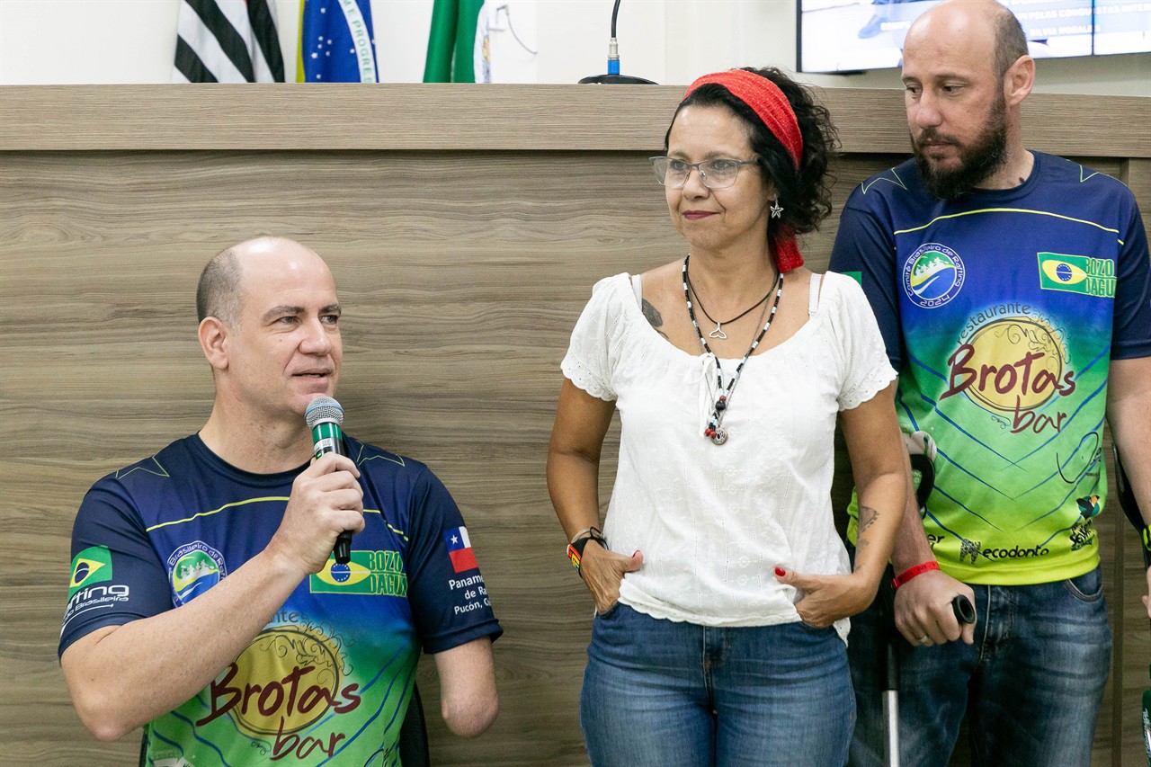 Moção de aplausos foi entregue durante a 20ª Reunião Ordinária