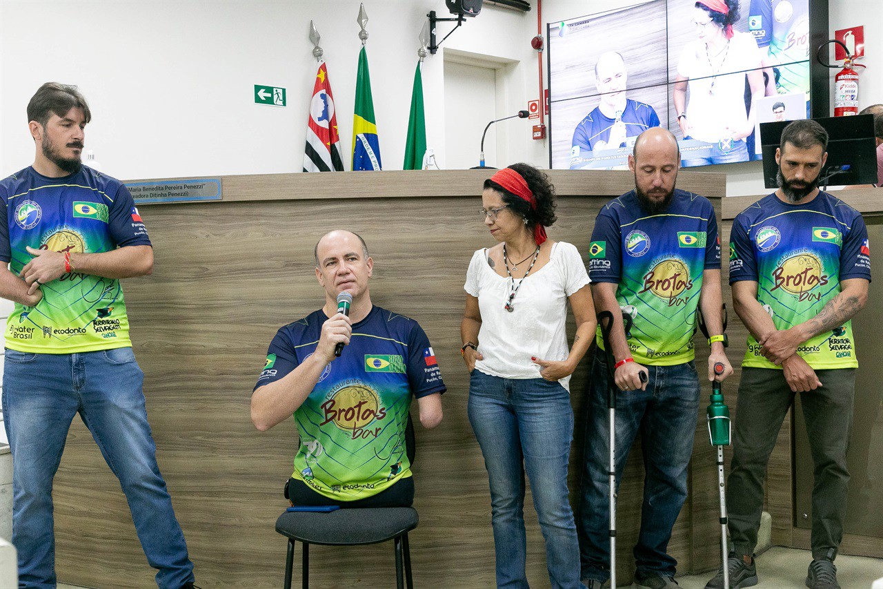 Moção de aplausos foi entregue durante a 20ª Reunião Ordinária