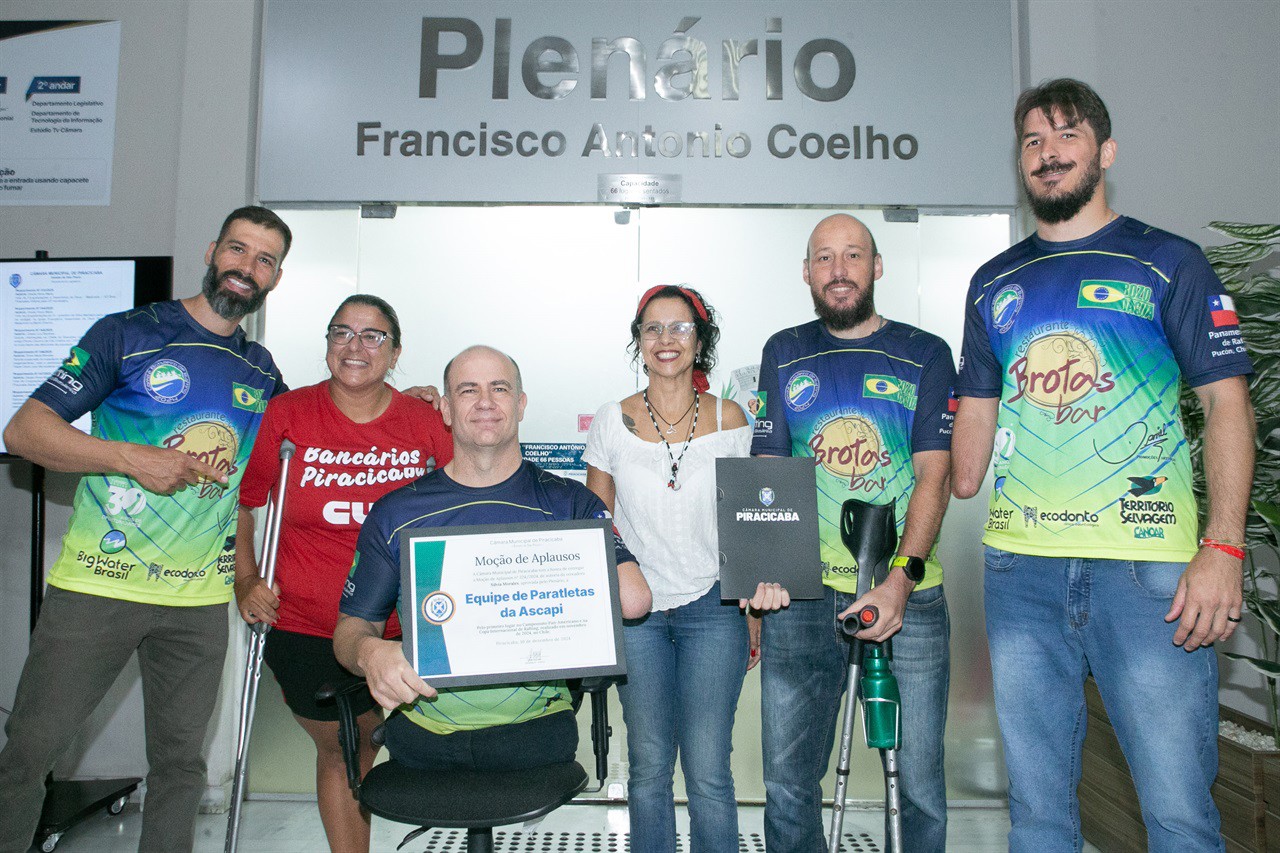 Moção de aplausos foi entregue durante a 20ª Reunião Ordinária