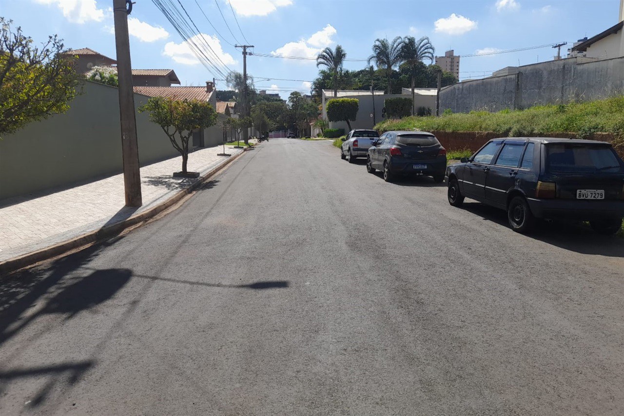 Vereador pede construção de canaleta e melhor sinalização no Centro