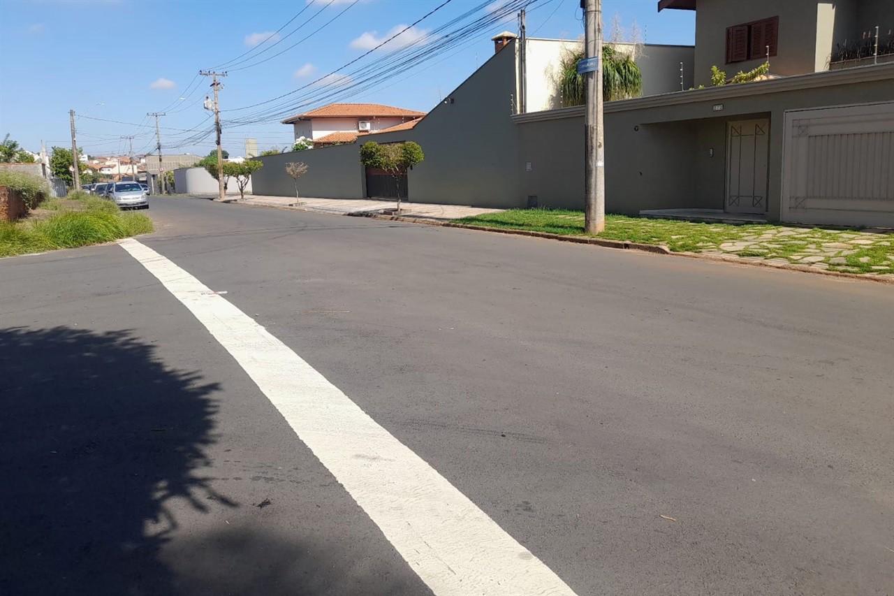 Vereador pede construção de canaleta e melhor sinalização no Centro