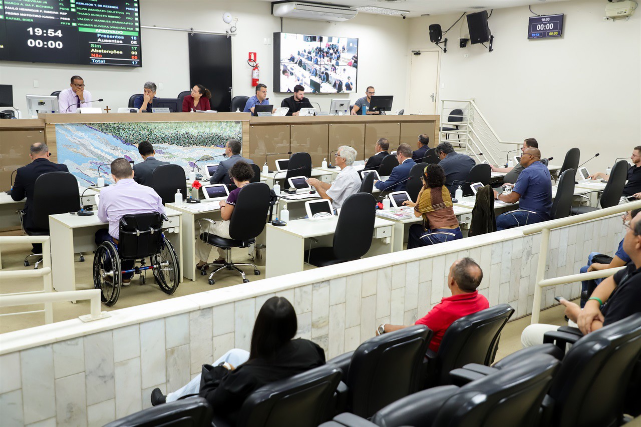 Reunião ordinária tem início às 19h, no plenário