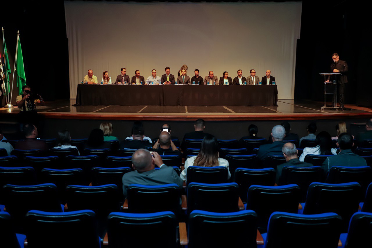 Vereadores tomam posse e defendem regulamentação da Região Metropolitana
