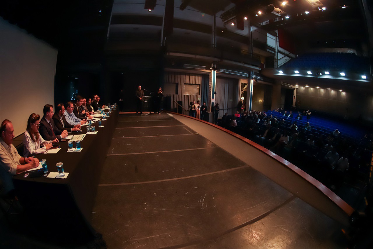 Vereadores tomam posse e defendem regulamentação da Região Metropolitana