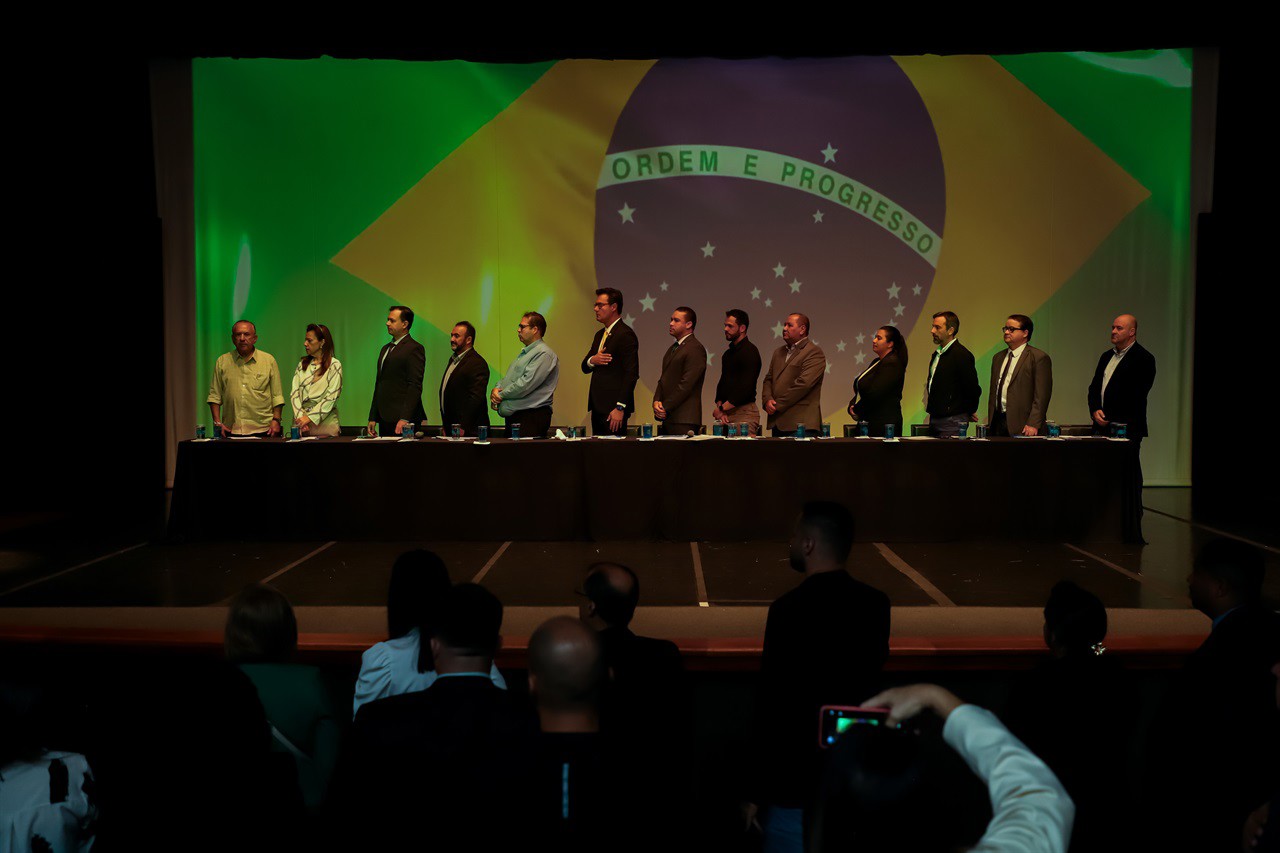 Vereadores tomam posse e defendem regulamentação da Região Metropolitana