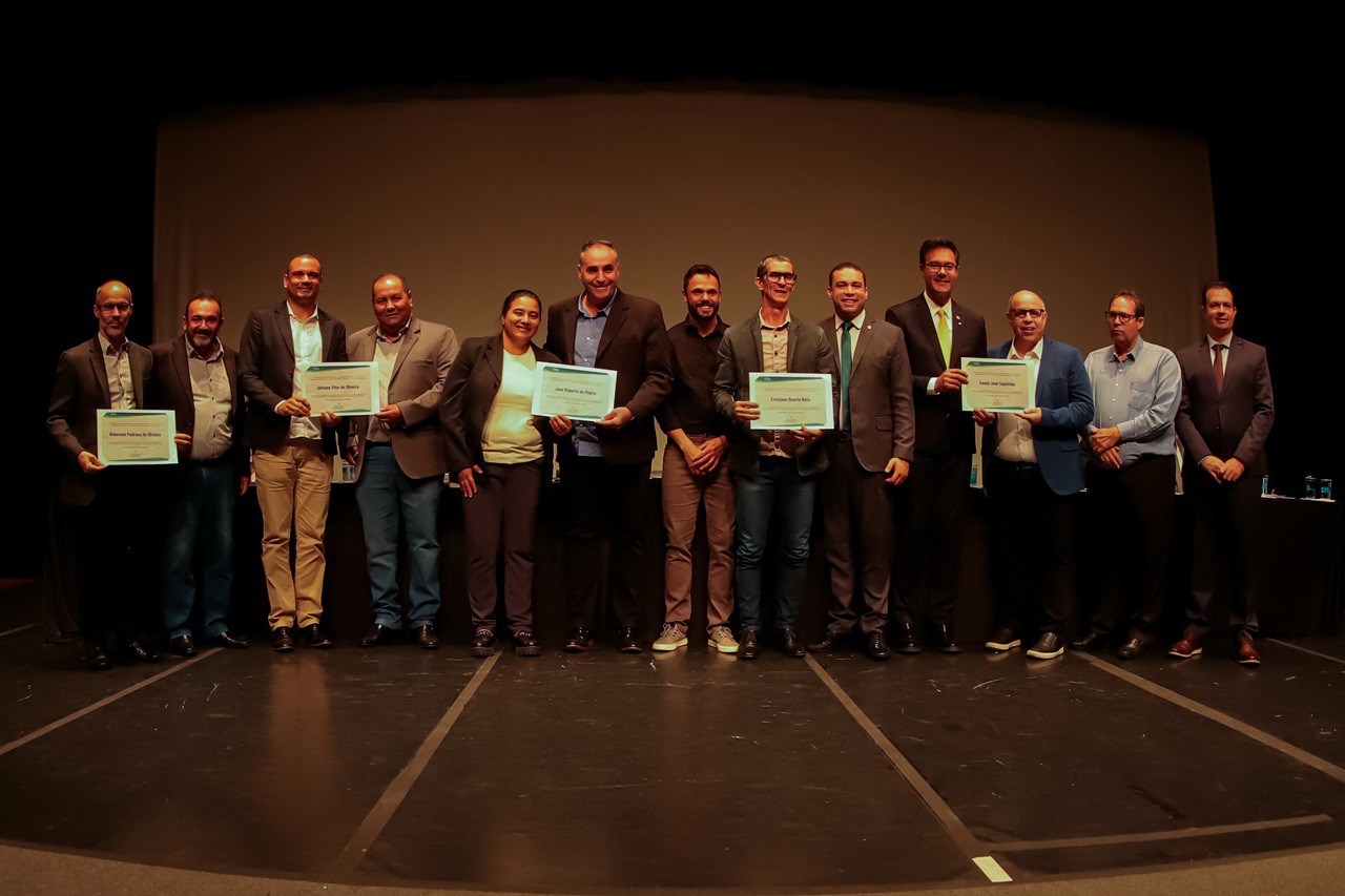 Vereadores tomam posse e defendem regulamentação da Região Metropolitana