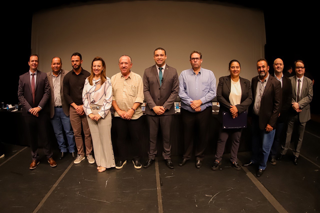 Vereadores tomam posse e defendem regulamentação da Região Metropolitana