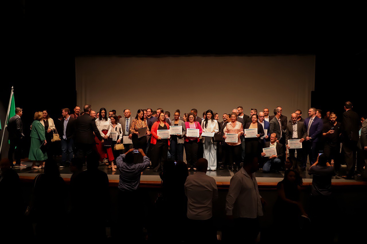 Vereadores tomam posse e defendem regulamentação da Região Metropolitana