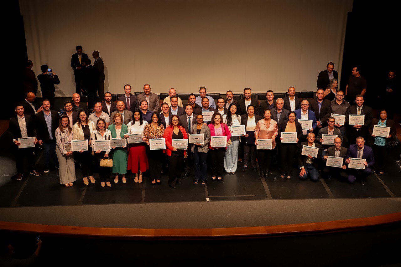 Vereadores tomam posse e defendem regulamentação da Região Metropolitana